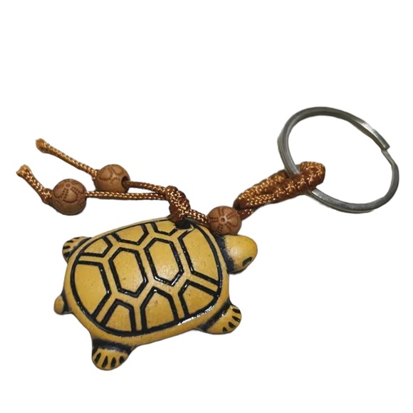 Polyresin Carved Brown Turtle Keychain - Picture 2 of 6